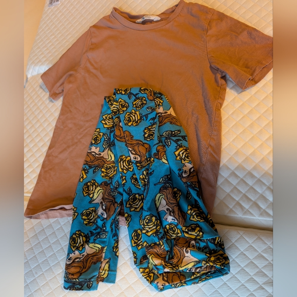Box#29  😍 5 For $25 😍  LuLaRoe Belle Leggings & H&M Tshirt